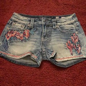 MissMe shorts like new.